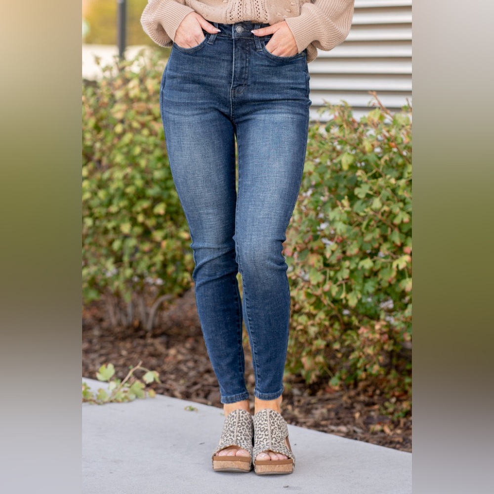 Judy Blue High Rise Skinny Fit 9/29